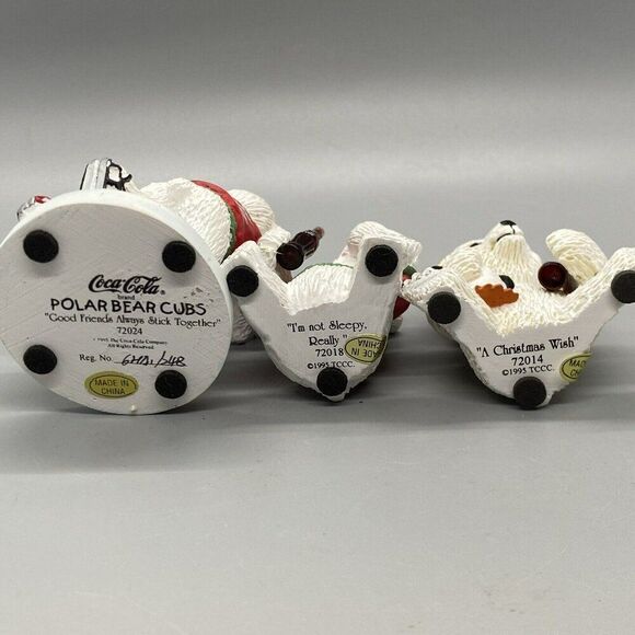 Coca-Cola Bear Cubs Figurines Lot Of 3 1990s Vintage Skating Penguin Santa Hat - Picture 3 of 3